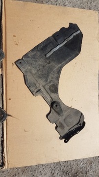 Ліва захист шасі audi a8 d4 4h0825213c фото №1