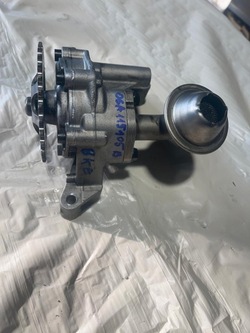 Насос масляная масла audi a4 b6 vw golf v passat b5 2.0 06a115105b фото №1