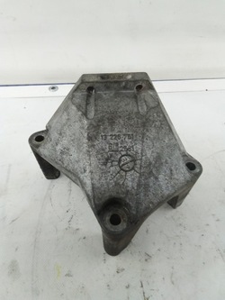 C 285 opel meriva лапи двигателя 13226751 фото №1