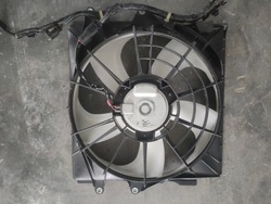 Honda jazz v 1.5 гибрид вентилятор радиатор корпус 268000-2430 фото №1