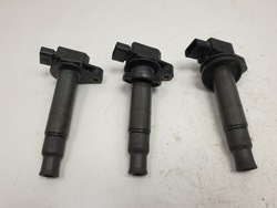 Toyota yaris i 1.0 vvti котушка запалювання оригінал фото №1