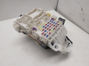 Коробка запобіжників suzuki swift mk7 фото №1