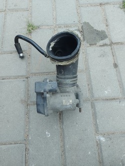 Skoda fabia ii 1.2 дросельна заслінка 03d133062e фото №1