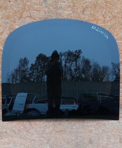 Tesla модель y 20- стекло крышки багажника зад задняя тёмное оригинальный номер фото №1