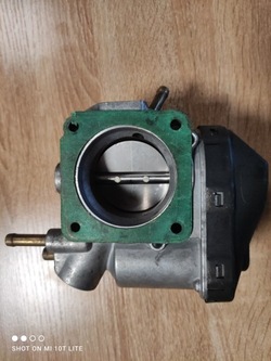 Дросельна заслінка transporter t4 fl 2.5 b 023133064 фото №1