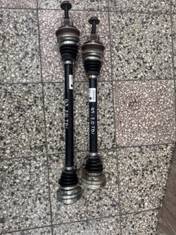 Audi q5 fy піввісь ліва права 80a501203g 80a501204c фото №1