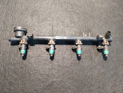 Renault scenic ii megane ii 1,8 -2,0 - 16v планка вприскувальний 7700112777 фото №1