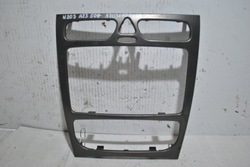 Рамка середня mercedes w203 c клас a2036809039 фото №1