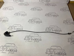 Ford fiesta i 1983 трос капота з кронштейном фото №1