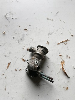 Audi volkswagen клапан egr 1.6 06a131166b фото №1