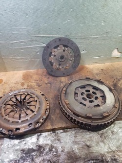 Зчеплення двомасовий маховик 1.4tce megane iii 301010001r фото №1