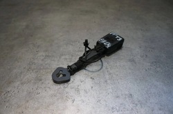 Скоба застібка ременя безпеки перед audi a8 d4 s8 4h 4h0857755c фото №1