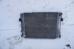 Радіаторів радіатор volkswagen passat b6 3.2 v6 фото №1