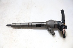 Форсунка інжектор volkswagen passat b7 2.0tdi фото №1