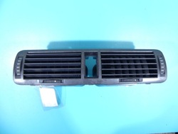 Решітка повітропровід середня skoda superb i 3u0820951b фото №1