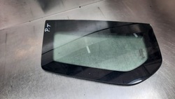 Стекло кузовная правая зад mazda 2 dy 1.4tdci 04r фото №1
