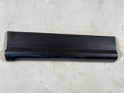 Audi q5 80a s-line планка двері праві зад фото №1