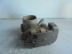 Дросельна заслінка vw skoda seat 1.0 mpi 030133062c фото №1