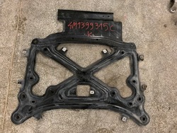 Крепление кронштейн подрамник тележки q8 4m1399345c 18- фото №1