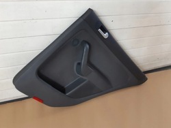 Оббивка двері праві зад golf v plus 5m0868116 фото №1