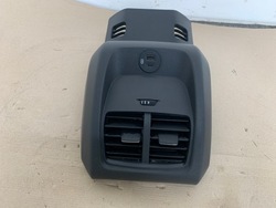 Ford mustang mach-e 2021r rwd решітка повітропровід зад задня захист тунелю зад фото №1