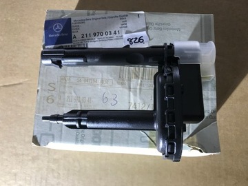 Запчасть монтажная подголовник mercedes w211 оригинал фото №1