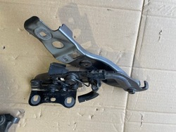 Mercedes a-klasa w177 петля капота лівий a1778801100 787 фото №1