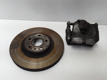 Volvo xc40 2.0 t4 супорт гальмівний праві перед фото №1