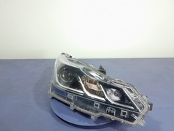 Toyota corolla xii e21 фара перед переднє праві eu 81110-02t31-00 фото №1