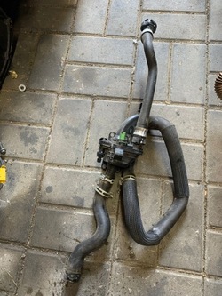 Peugeot 308 1.6 hdi корпус термостата 9684588980 фото №1