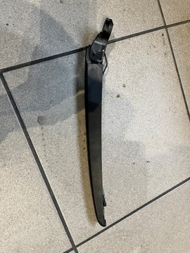 17 bmw x5 e70 важіль листова ресора задньої двірники зад двірник фото №1