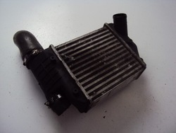 Радіаторів інтеркулер лівий audi a6 c6 3.0 tdi фото №1