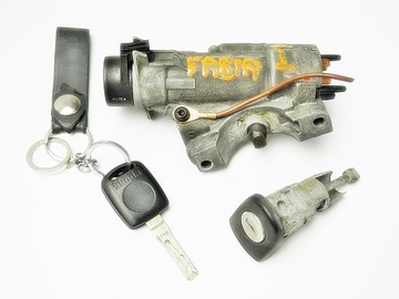 Skoda fabia 1 замок зажигания ключ вставка 4b0905851c оригинал фото №1