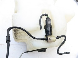 Бачок склоомивача лампа ксенон na дві насоси vw golf iv mk4 octavia 1 фото №1