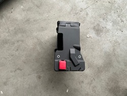 Volvo xc60 ii корпус акумулятора 31652062 31652061 фото №1