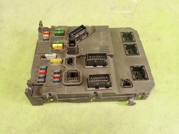 Модуль bsi peugeot 206 1.1 b 99r s118085220c 9652474780 фото №1