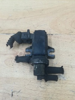 Клапан вакуум vw passat b5 1.9 tdi sharan фото №1