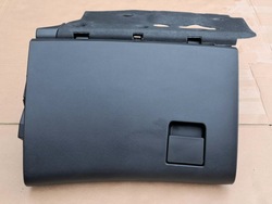 Opel insignia a бардачок пассажира защита 13308554 13308550 фото №1