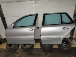 Двері ліві лівий перед mercedes w211 e клас рестайлінг avantgarde колір 775 775u фото №1