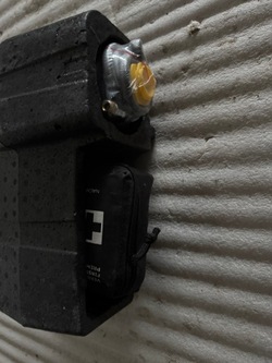 Audi q7 4m0012109 пінополістирол багажника аптечка клей do колеса ущільнювальний фото №1