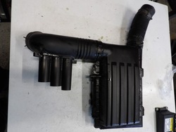 Корпус фильтра воздуха volkswagen golf vii 7 04e129611g фото №1