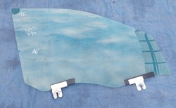 Jeep compass ii 16 17 скло з двері праві перед номер 16 фото №1