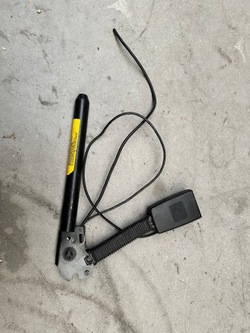 Land rover discovery iii 04-09 застібка натягувач ременя 8h22-61209-aa... фото №1