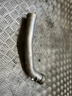 Труба шланг интеркулер mercedes w204 a2045840047 фото №1