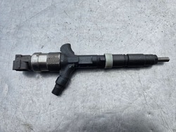 Форсунка інжектор toyota corolla verso 2.0 d4d 23670-27030 фото №1