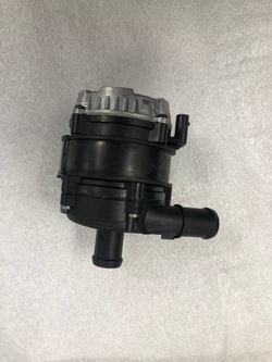 Насос води vw passat 04l965567a..... фото №1