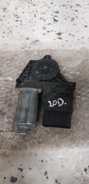 Двигунчик скла bosch 0130821697 фото №1