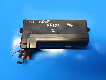 Корпус коробка запобіжників vw golf v plus 1.6 fsi фото №1