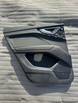 Audi q4 e-tron sportback оббивка боковина двері 89a867487.... фото №1