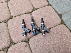 Форсунка топлива топливный 0.9 tce renault clio 4 iv 166004787r 8201505544 фото №1